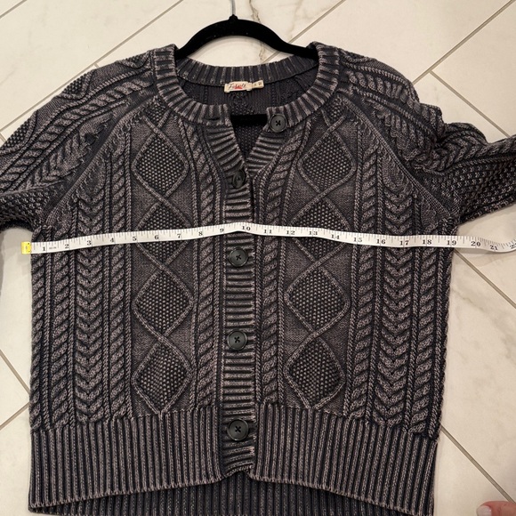 Faherty women’s Sunwashed Cable Cardigan small - Picture 5 of 5